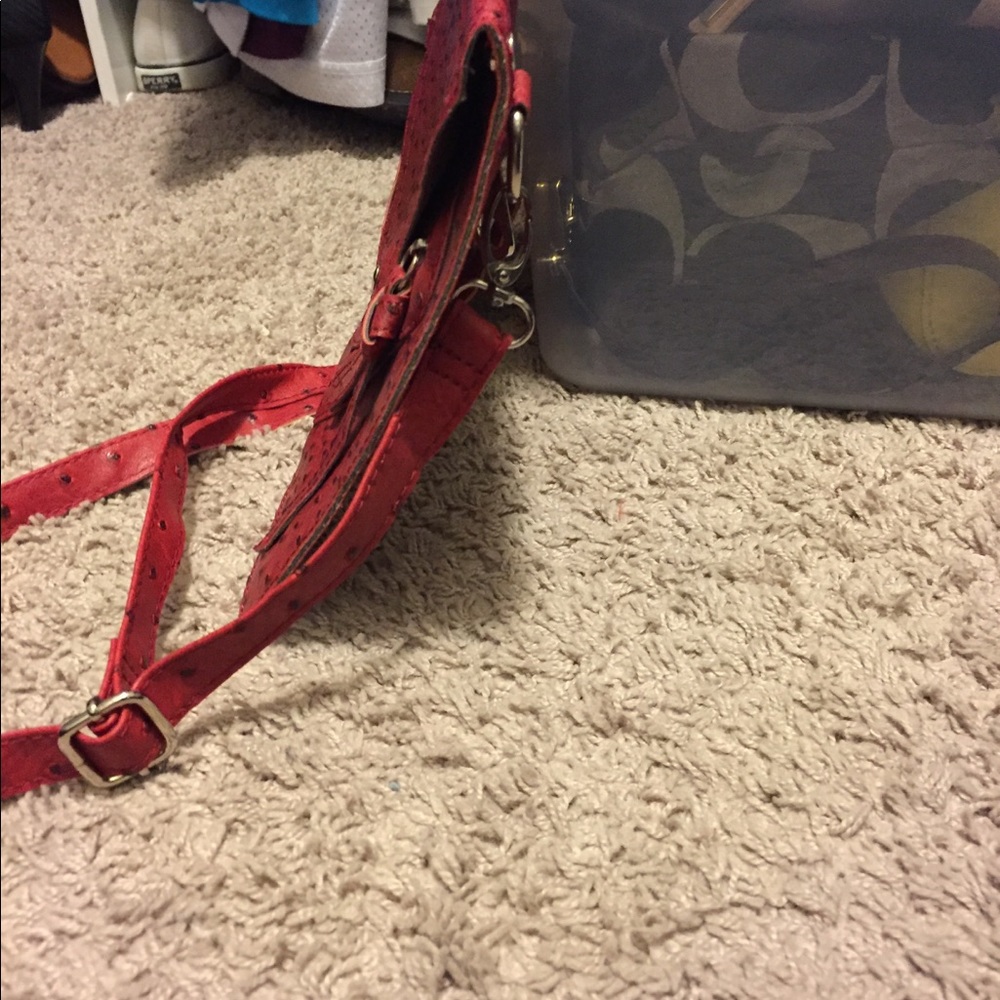 Red purse - Picture 4 of 5